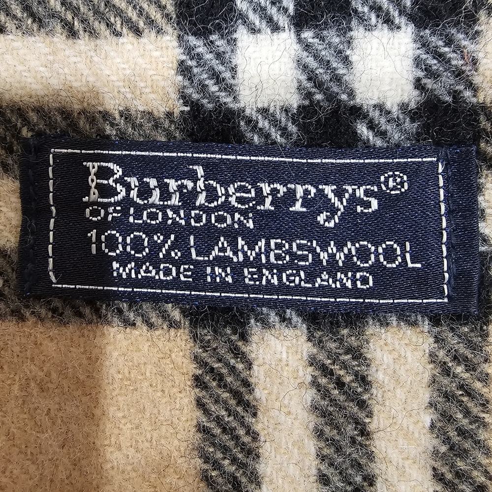 Burberry Vintage Authentic Classic Tan Plaid Scarf 100% Wool - Picture 3 of 8